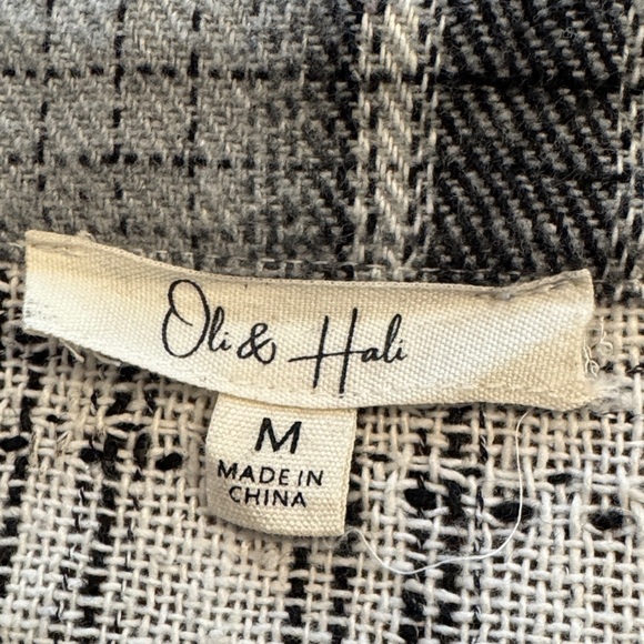 Oli & Hali Unique Black and Gray and Cream Plaid Pullover, Oversized - Picture 6 of 7